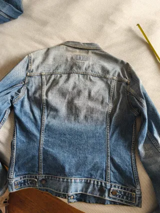 Cazadora Levi's tejana Talla L (equivale a M)
