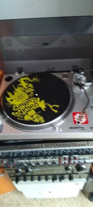 Akiyama DJ 2000 Tocadiscos Profesional