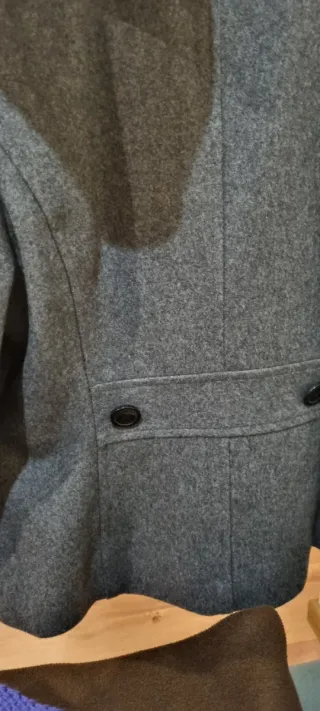 Chaquetón gris doble botonadura