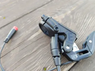 MANETA FRENO MAGURA MT5