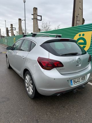 Opel Astra 2011