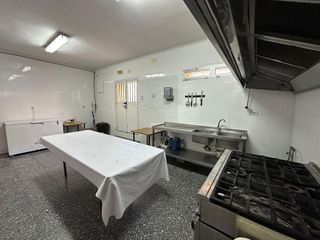 Nave industrial en venta en La Banda - Campo de Fútbol en Chiclana de la Frontera