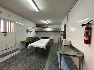 Nave industrial en venta en La Banda - Campo de Fútbol en Chiclana de la Frontera