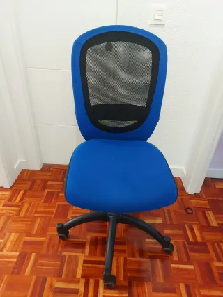 Silla de oficina elevable con apoya brazos