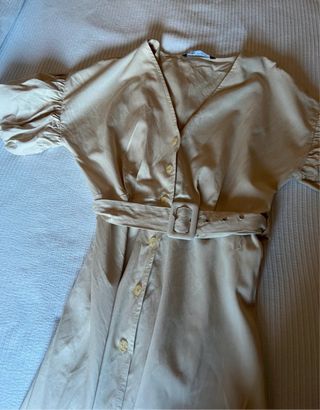 Vestido Zara mangas abullonadas beige