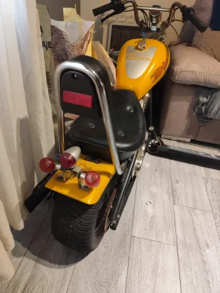 Mini moto chopper amarilla