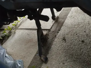 Caballete central Daelim S Five