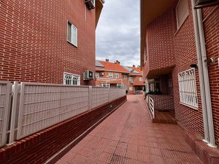 Casa adosada en alquiler en Ensanche en Alcalá de Henares