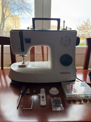 Máquina de coser Necchi 100 aniversario