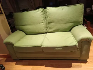 Sofá verde de tela, incluye transporte a portal