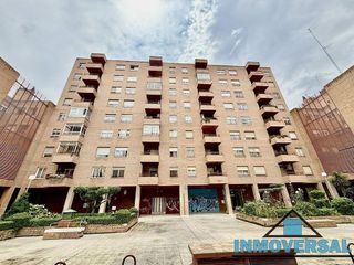 Local comercial en venta en Parque de los Cineastas en Zaragoza