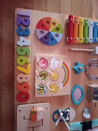 Tablero multisensorial para bebés