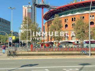 Local comercial en venta en El Camp de l'Arpa del Clot en Barcelona