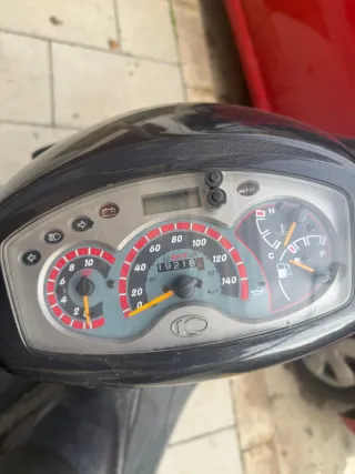 Kymco Bet & Win 125cc o cambio S25 ultra iPhone 17