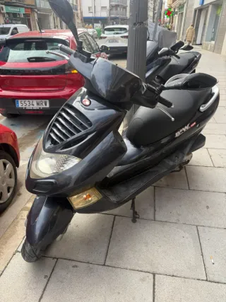 Kymco Bet & Win 125cc o cambio S25 ultra iPhone 17