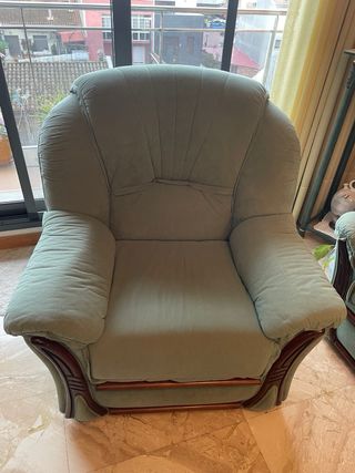 Sillón vintage verde de ante y madera