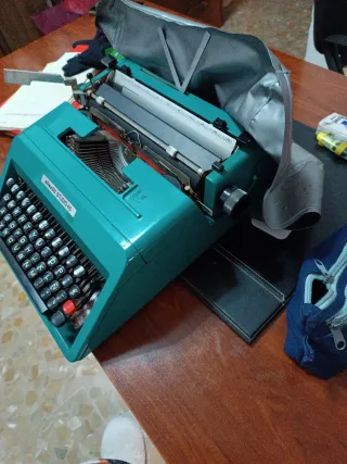 Olivetti Studio 45 Máquina de Escribir Verde