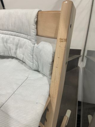 Trona Stokke tripp trapp roble natural can cogín