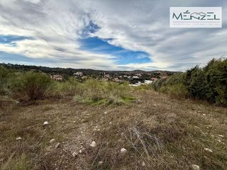 Terreno en venta en Los Cigarrales-La Bastida en Toledo