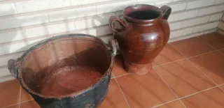 Jarrón y caldera antigua