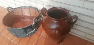 Jarrón y caldera antigua