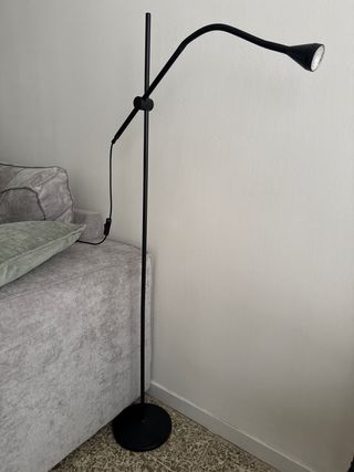 Lámpara de pie negra Ikea