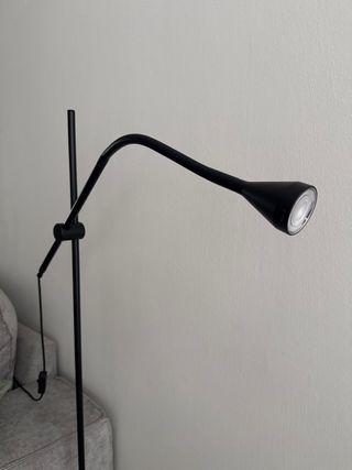 Lámpara de pie negra Ikea