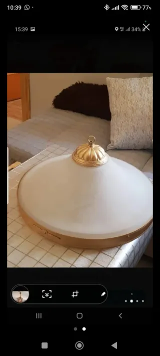 Lámpara colgante dorada y beige