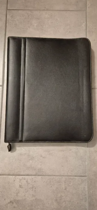 Cartella portadocumenti nera con zip