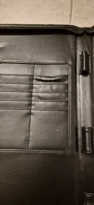 Cartella portadocumenti nera con zip