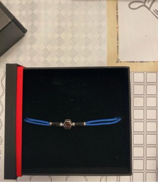 Bracciale cordino blu con dettaglio esagonale
