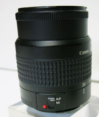 Objetivo Canon EF 38-76mm