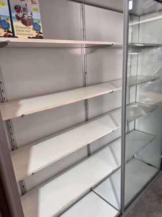 Vitrina expositora con puertas correderas cristal