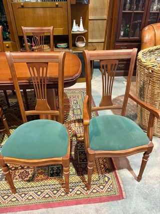 MESA DE COMEDOR Y 6 SILLAS