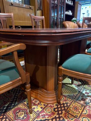 MESA DE COMEDOR Y 6 SILLAS