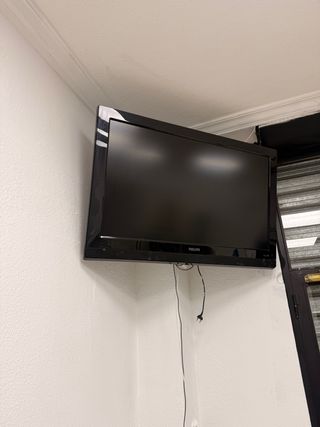 Televisor Philips con Amazon TV y Soporte