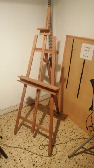 Caballete de madera para pintar