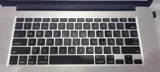 MacBook Pro 15 Plata i7 2.2ghz SSD 512 16gb ram