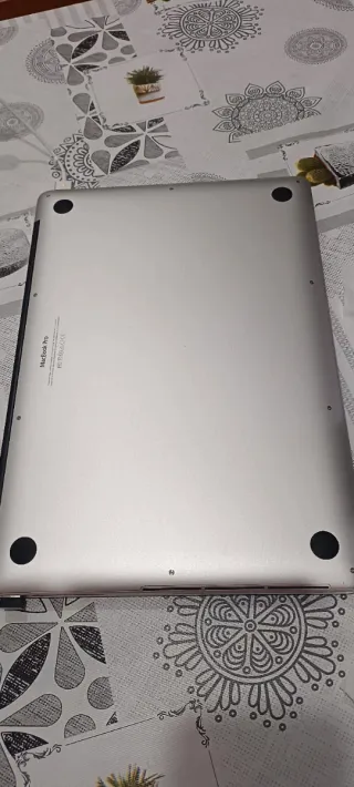 MacBook Pro 15 Plata i7 2.2ghz SSD 512 16gb ram