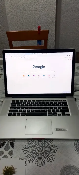 MacBook Pro 15 Plata i7 2.2ghz SSD 512 16gb ram