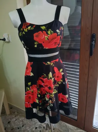 Abito donna nero con fiori rossi