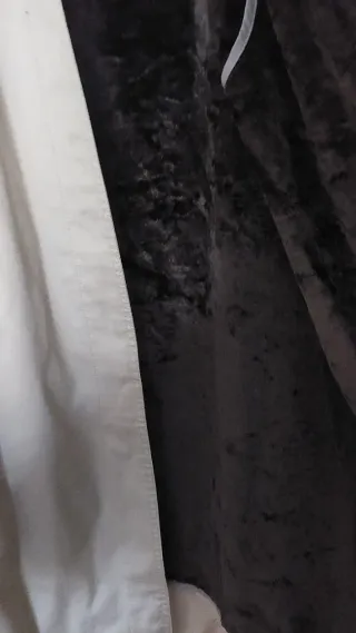 Abrigo gabardina gris y negro