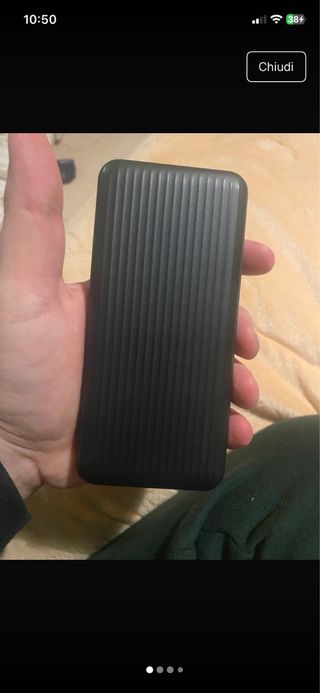 Powerbank nero con design a coste