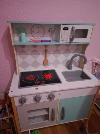Cocinita de madera infantil
