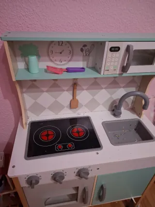 Cocinita de madera infantil