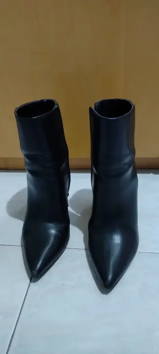 Stivali neri con tacco