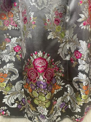 Traje de Fallera falda gris y corpiño blanco