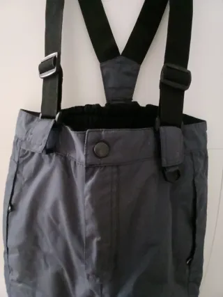 Pantalón de esquí niño con tirantes. 122-126 cm.