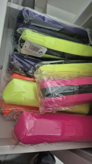 Lote de 30 estuches de colores