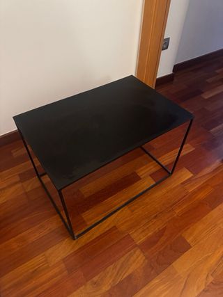 Mesa auxiliar diseño hierro negra